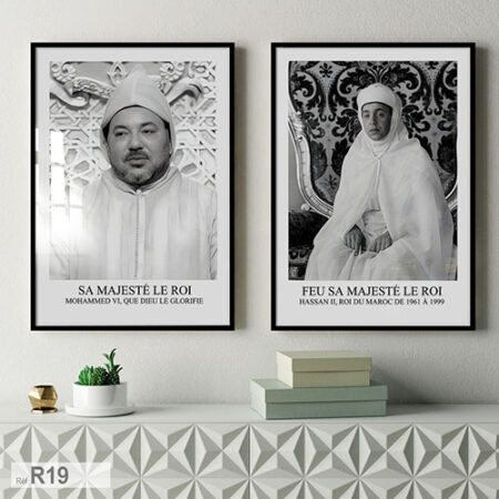 Portrait artistique : Sa Majesté le Roi Mohammed VI et le Roi Hassan II, figures emblématiques, tableau avec cadre sous verre