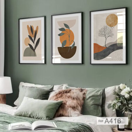 Trois tableaux Triptyques : couleurs douces, gris et orange, pour une décoration apaisante et contemporaine maison et salle de reception et salon Marocain moderne