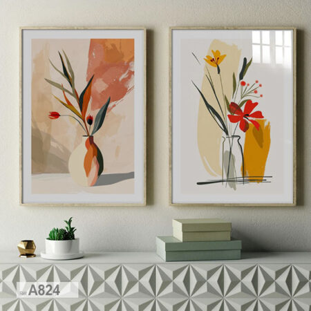 Deux tableaux décoratifs floraux modernes sous vitre avec cadres en bois clair, représentant des compositions artistiques de fleurs dans des vases,