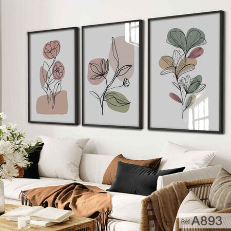Trois tableaux encadrés d'art floral moderne représentant des fleurs rose vertes et aux tons de terre, parfaits pour la décoration du salon au Maroc