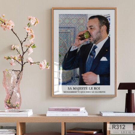 Portrait du Roi Mohammed VI buvant du thé