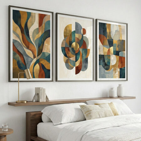Triptyque Abstrait Géométrique, Couleurs Chaudes et Or, Art Mural Moderne pour Salon Contemporain au Maroc.