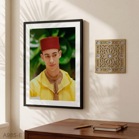 Photo Prince Moulay El Hassan en Djellaba traditionnelle marocaine, Tableau décoratif mural لوحة الأمير مولاي الحسن