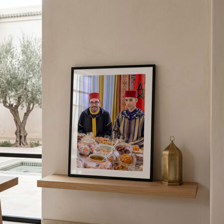 Tableau décoratif : Roi Mohammed 6 & le Prince Moulay El Hassan lors d’une soirée de dîner au palais royal الملك و الأمير الحسن في حفل عشاء
